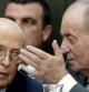 El rey Juan Carlos conversa con el presidente de Italia, Giorgio Napolitano, durante el VIII Encuentro Cotec Europa.