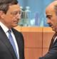 El BCE, preparado. El ministro Luis de Guindos (a la derecha) en una reunión del pasado verano en Bruselas junto a Mario Draghi, que apoyará la compra de deuda si España lo solicita