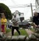Vecinos del barrio de Queens de Nueva York se preparan para la llegada del huracán 'Sandy'
