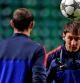Messi cabecea un balón durante el entrenamiento del Barça en Celtic Park