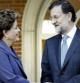 El jefe del Gobierno español, Mariano Rajoy, recibe a la presidenta de Brasil, Dilma Rousseff, en el Palacio de la Moncloa.