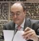 El gobernador del Banco de España, Luis María Linde, durante su comparecencia en la Comisión de Presupuestos del Senado para informar de los Presupuestos Generales del Estado para 2013.