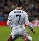 Cristiano Ronaldo en el suelo después de un lance del juego