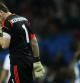 Iker Casillas lamenta uno de los goles del Espanyol