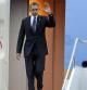 Barack Obama baja del Air Force One en Hartford, Connecticut