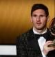 Leo Messi recibe su cuarto Balón de Oro durante la gala FIFA 2012
