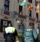 Agentes de la Guardia Civil frente al ayuntamiento de Lloret de Mar