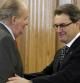El Rey Juan Carlos recibió en audiencia, en el Palacio de la Zarzuela, al presidente de la Generalitat, Artur Mas, con quien analizó la situación política tras la aprobación de una declaración favorable al "derecho a decidir" en el Parlament
