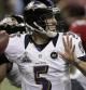 Joe Flacco de los Baltimore Ravens da un pase durante la Super Bowl XLVII