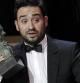 Juan Antonio Bayona con el Goya al mejor Director por 'Lo Imposible'