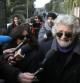 El cómico reconvertido a líder político italiano Beppe Grillo llega a su colegio electoral para depositar su voto