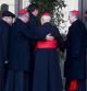 Varios cardenales, momentos antes de asistir a la primera reunión preparatoria del cónclave.