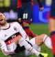 Giampaolo Pazzini se lesionó durante el partido ante el Genoa