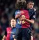 Puyol celebra con Rivaldo uno de los dos goles del brasileño en la remontada ante el Chelsea, el 18 de abril del año 2000
