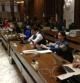 Los periodistas envían sus informaciones en la Sala de Prensa del Vaticano
