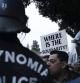 Empleados del Laiki Bank, el segundo mayor de la isla, participan en una manifestación en frente de la Cámara de Representantes en Nicosia.