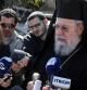 El arzobispo de Chipre, Jrisóstomos II, se dirige a los medios tras reunirse con el presidente del país, Nikos Anastasiades.