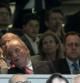 Don Juan Carlos departe con el presidente del Real Madrid, Florentino Pérez, en el palco del Bernabéu.