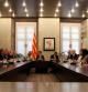 Mesa de la cumbre para el derecho a decidir en el Palau de la Generalitat, con representantes del Govern, los partidos favorables a la consulta, los entes locales y las diputaciones
