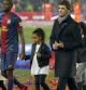El entrenador del F.C.Barcelona, Tito Vilanova (d), y el francés Eric Abidal, durante la celebración de la Liga 2012-2013, tras el partido, correspondiente a la jornada trigésimo sexta en Primera División, que FC Barcelona y Real Valladolid disputaron esta noche en el Camp Nou, en Barcelona