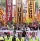 Miles de personas se concentran en Via Laietana para la manifestación en defensa de los convenios colectivos sectoriales