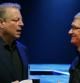 El CEO de Apple, Tim Cook, habla con Al Gore durante la durante la conferencia de desarrolladores WWDC en San Francisco
