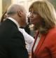 El ministro Wert saluda a la consejera Irene Rigau