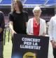El cantautor Lluis Llach, el cantante Gerard Quintana, la presidenta de Òmnium Cultural Muriel Casals, y el director de cine y guionista Lluís Danés, han presentado el 'Conicerto por la libertad', que se celebrará el próximo día 29 en el Camp Nou de Barcelona, en apoyo de la convocatoria en Cataluña de un referéndum soberanista. EFE/ Andreu Dalmau.