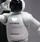 El robot humanoide desarrollado por Honda, Asimo, hace una demostración de sus habilidades durante una exhibición en el Museo Nacional de Ciencia Emergente e Innovación