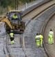 Personal trabaja en el área del accidente del tren de Santiago de Compostela