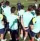 Tata Martino habla con los jugadores en su primer día de entreno en la Ciudad Deportiva del Barça