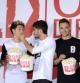 Louis Tomlinson, Niall Horan, Zayn Malik, Liam Payne y Harry Styles de One Direction posan en la premiere de su film 'This Is Us 3D'