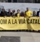 Imagend e los senadores y diputados ante el Congreso con la pancarta a favor de la Via Catalana