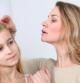 Las niñas, al tener el pelo más largo, tienen más probabilidades de infestarse de piojos y liendres