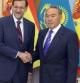 El presidente del Gobierno español, Mariano Rajoy, junto al presidente de Kazajistán, Nursultan Nazarbayev, durante la reunión que mantuvieron hoy en el Palacio de la Independencia en Astaná en la primera jornada de la visita oficial del presidente del Ejecutivo español a Kazajistán.