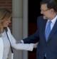 Rajoy y Susana Díaz se saludan frente al Palacio de la Moncloa