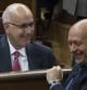 El ministro Wert y el líder de CiU en Madrid, Josep Antoni Duran conversan en el Congreso