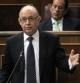El ministro de Hacienda, Cristóbal Montoro, durante su intervención en la sesión de control al Gobierno que hoy celebra el Congreso de los Diputados justo el día en el que se cumplen dos años desde la victoria electoral del PP.