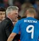 Ancelotti habla con Karim Benzema antes de sustituirle por Morata