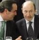 El secretario general del PSOE, Alfredo Pérez Rubalcaba, y el exministro José Bono durante el almuerzo-coloquio en el Club Siglo XXI dentro del ciclo 'Nuevos tiempos de reformas'