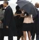Obama, su esposa Michelle y George W. Bush, a su llegada a la base aérea de Waterkloof para acudir al funeral de Mandela