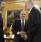 Don Juan Carlos y Doña Sofía conversan con el nuevo presidente del Tribunal Supremo y del Consejo General del Poder Judicial (CGPJ), Carlos Lesmes, ante el presidente del Tribunal Constitucional, Francisco Pérez de los Cobos