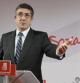 El secretario general de los socialistas vascos, Patxi López, durante la rueda de prensa ofrecida hoy en Bilbao para opinar sobre los acontecimientos políticos de las últimas jornadas
