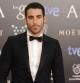 Miguel Ángel Silvestre, de Dior, sobre la alfombra roja de los Goya 2014