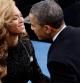 La cantante Beyoncé besa al presidente de EE.UU. Barack Obama