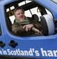 Gordon Anderson, taxista de Aberdeen, y su taxi "independentista"
