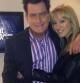 Charlie Sheen y su novia, Brett Rossi, en una imagen subida a Twitter