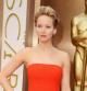 Jennifer Lawrence en la alfombra roja de los Oscar 2014 con un vestido rojo de Dior