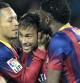 Neymar celebra con Adriano y Song el primer gol de su equipo ante el Celta