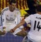 Bale celebra con Xabi Alonso el gol marcado ante el Barça